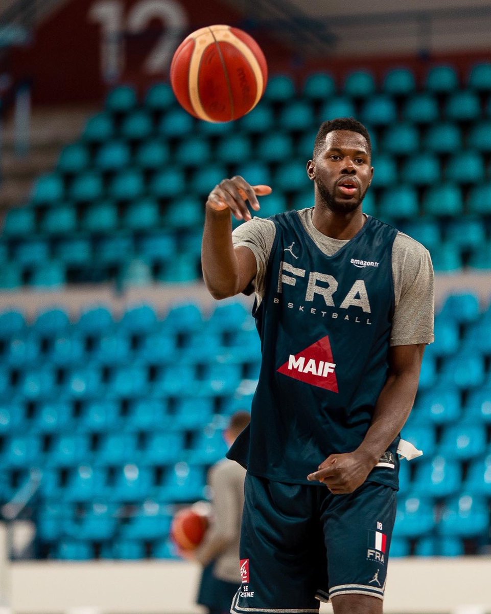 mamjaiteh14's tweet photo. 🇫🇷⏳🙏🏿 
@FRABasketball 

Crédit : @BacBac_85 📸 https://t.co/z7ZLIdmpdY
