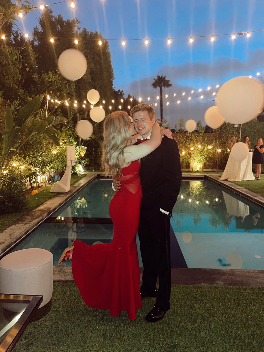 brookeab's tweet image. thankful for you always 🤍