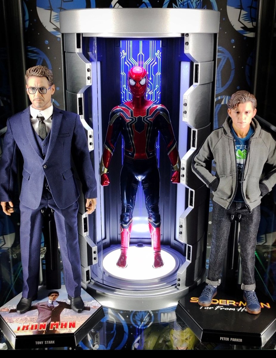 CarlosMsrtin31's tweet photo. Iron Spider (Hot Toys)
#venom #venom2 #trailerspiderman #sony #marvel #marvelstudios #avengers #spiderman #hottoys #sideshow #ironman #thor #captanamerica #carnage #figurecollection #figurefotography #avengers #eternals #spidermannowayhome #iamvenom #whiplash #onesixth https://t.co/8dxOT4kC5Y