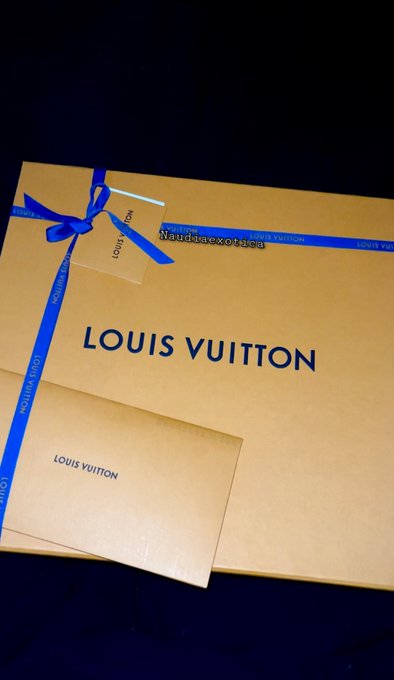 Happy birthday to me &hearts;️ #naudiaexotica #lv #louisvuitton https://t.co/fvdwtIVM4A<a href="/tag/naudiaexotica"class="tags">#naudiaexotica</a><a href="/tag/lv"class="tags">#lv</a><a href="/tag/louisvuitton"class="tags">#louisvuitton</a>