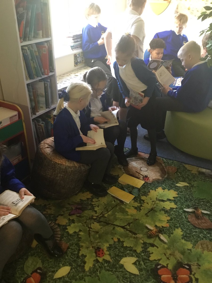 squirrels_class's tweet photo. It was the year 4’s turn to spend some time in the library today, it was lovely to see the children sharing their books with each other. #readingforpleasure https://t.co/D8U6bprQQ5