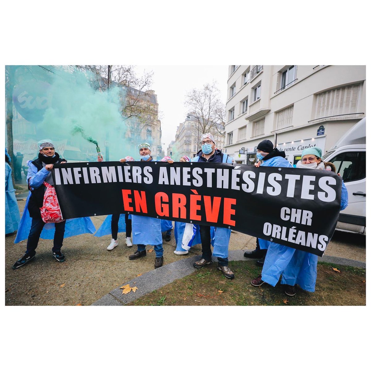 Tay_Calenda's tweet photo. Manifestations des infirmeors.ères anesthésistes diplôme de état #iade pour la reconnaissance de leur statut #IADEenPratiqueAvancee
#unstatutadapté #AMPA @olivierveran @EmmanuelMacron @SNIA75 @CNP_IA https://t.co/Oh2Pacdpvd