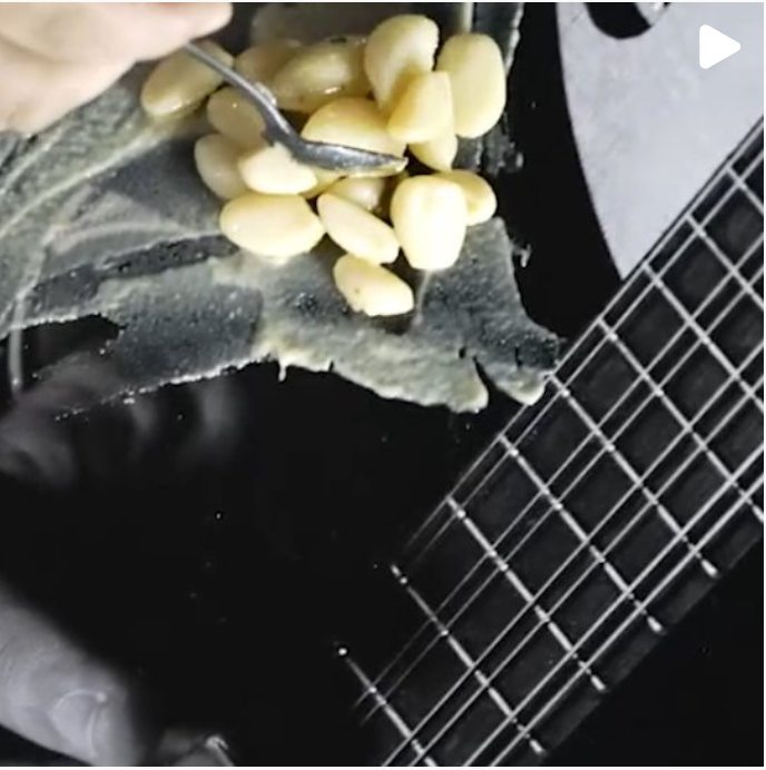 Colorfood project by Dan Lev.

Check it out.

instagram.com/tv/CWlQeBDgBSZ…

#colorfood #foodart #nft #NFTCommunity