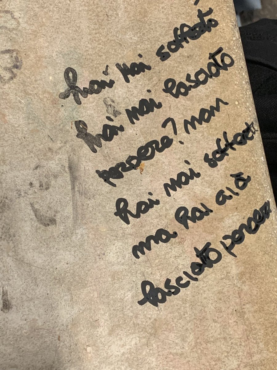 unamiafantasia's tweet photo. semplicemente io donando cultura al paese https://t.co/JnaxHEVK7h