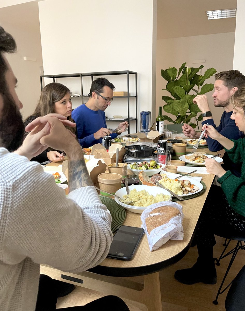 carlosprnt's tweet photo. Happy Thanksgiving💚🦃! @thefar_co https://t.co/Clb8rRGpD1