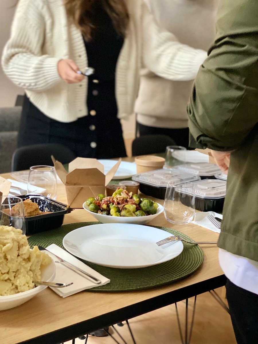 carlosprnt's tweet photo. Happy Thanksgiving💚🦃! @thefar_co https://t.co/Clb8rRGpD1