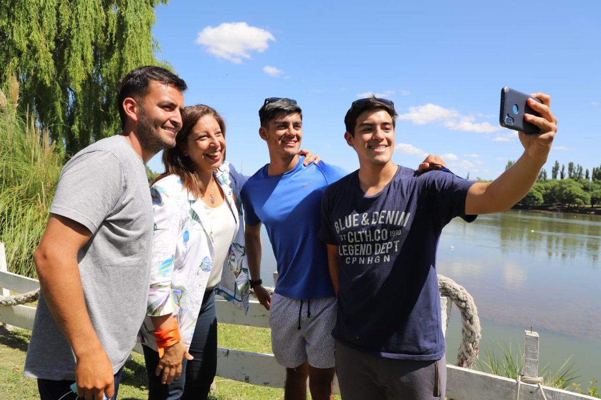 Realizamos el lanzamiento de la Regata Internacional del Río Negro. Es la edición N°46 y nos enorgullece que una vez más palistas de la Provincia y de otros lugares puedan disfrutar este deporte en nuestro río.