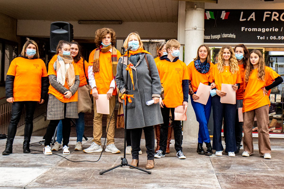 VilleDraguignan's tweet photo. #JourneeInternationaleDeLutteContreLesViolencesFaitesAuxFemmes
Des stands d’information vous accueillent place Cassin de @VilleDraguignan jusqu’à 17h ce 25 novembre. À 17h30, ne manquez pas le départ de la #MarcheOrange
Dress code : orange.
+d’infos sur https://t.co/GRCue4XCAX https://t.co/3XxHniYU2H