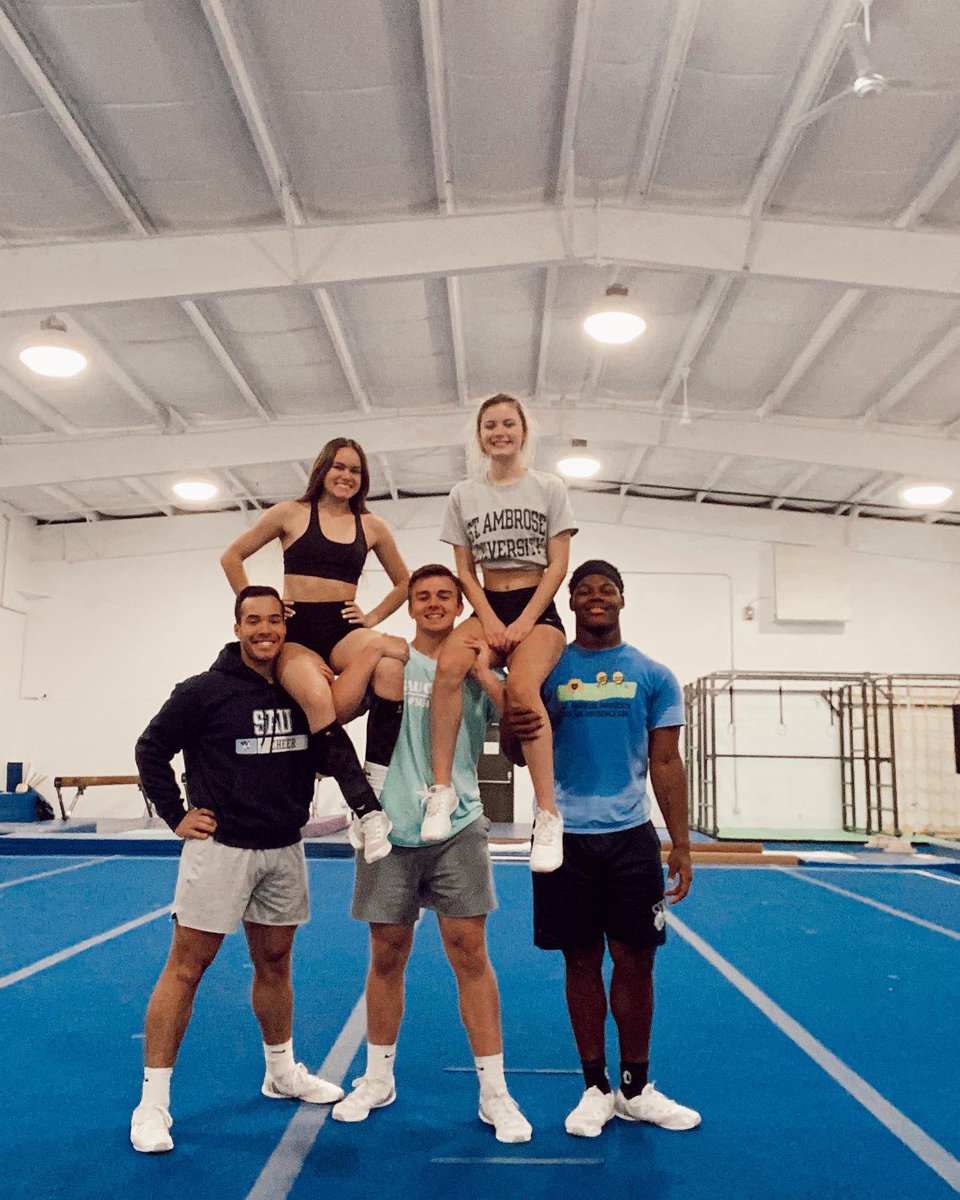 Farrah Kraklow tweet media