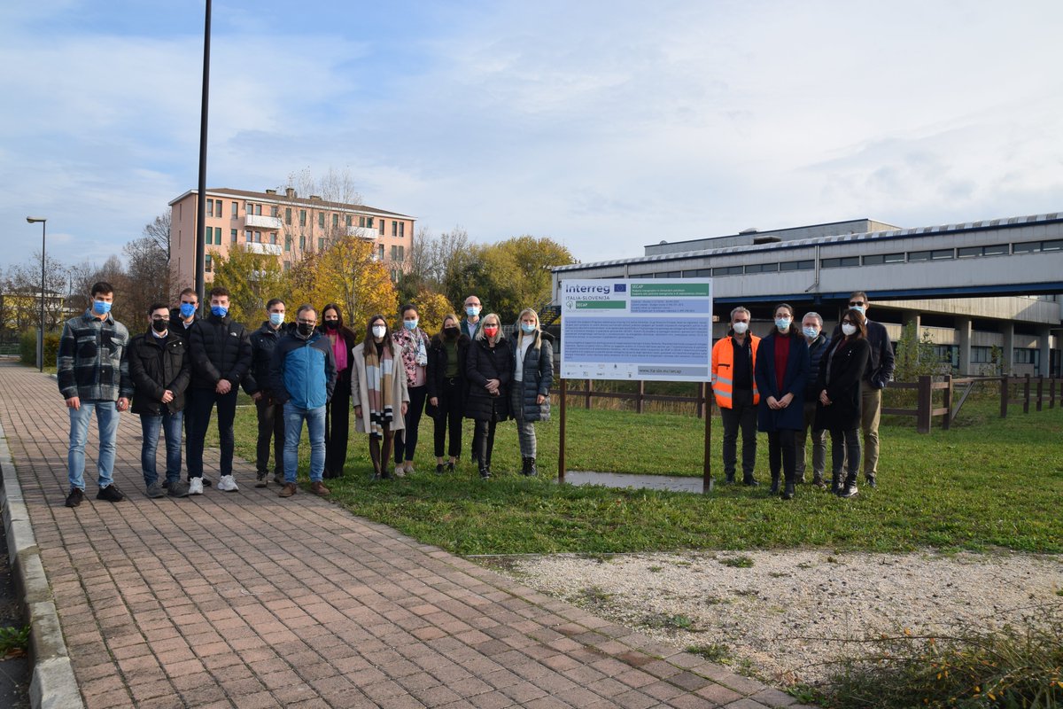 SECAPproject's tweet image. Lo scorso 15 novembre, nel laboratorio denominato “Casa dell’Energia” presso l’I.I.S. Levi-Ponti di Mirano (VE), si è tenuto l’evento inaugurale con visita illustrativa ed apposizione della targa del progetto SECAP! Scopri di più: bit.ly/3xlE1ZH