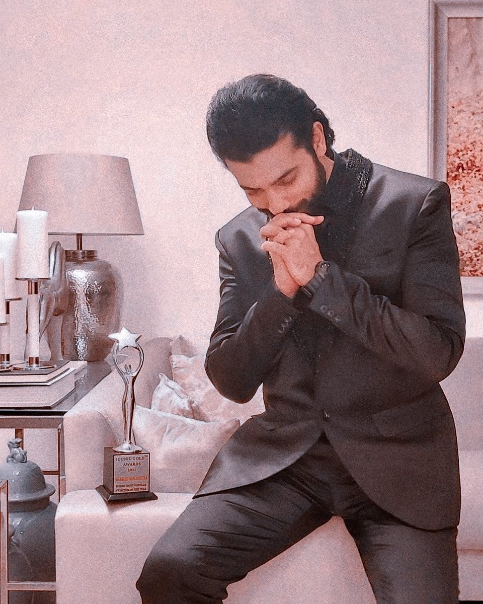 sharadxthetic's tweet photo. Yaaaayyyy!! It's trending 
congrats guys 🥂

TWO MILLION SMARMY 
#SharadMalhotra https://t.co/1sx2wZCsJi