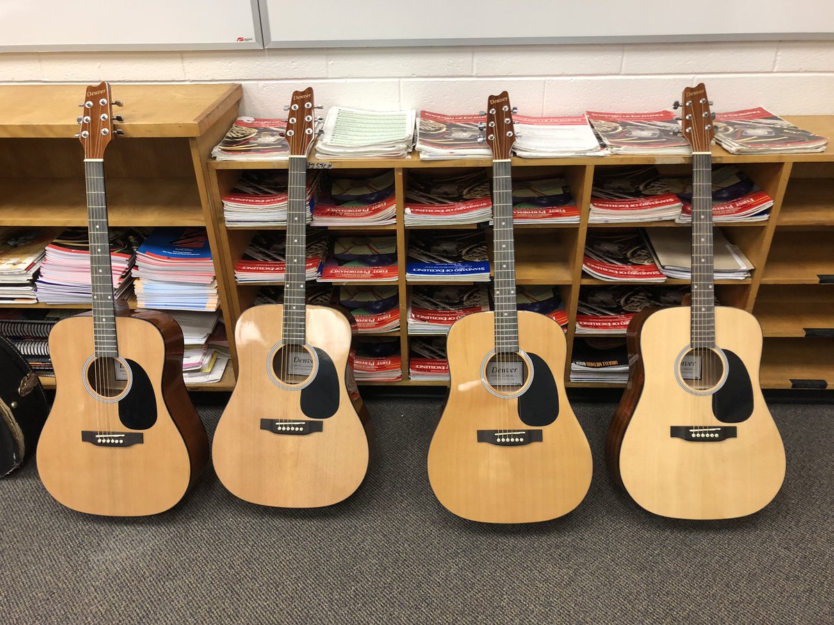 artsnd710's tweet photo. Beginner guitar started on Wednesdays from 3-3:30 in the music room.  Grades 7-10 are welcome!!  One of these guitars is for you!! https://t.co/sumDCOJwQf