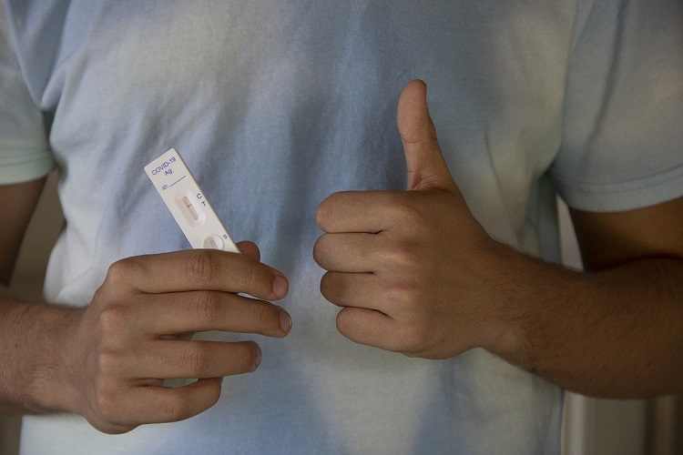 New @HPRU_BSE-supported study suggests asymptomatic testing and #vaccination are critical for controlling #COVID19 at universities.

👉News: bit.ly/3oTpJvm
👉Pre-print: bit.ly/3l93RLE

<a href="/emjnixon/">Dr Emily Nixon</a> <a href="/n3113n/">Ellen Brooks Pollock</a> <a href="/medrxivpreprint/">medRxiv</a> <a href="/BristolUni/">University of Bristol</a> <a href="/NIHRresearch/">National Institute for Health and Care Research</a> <a href="/UKHSA/">UK Health Security Agency</a>