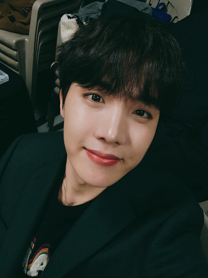 daily hobi content🌜☁️ (@j94shope) on Twitter photo 