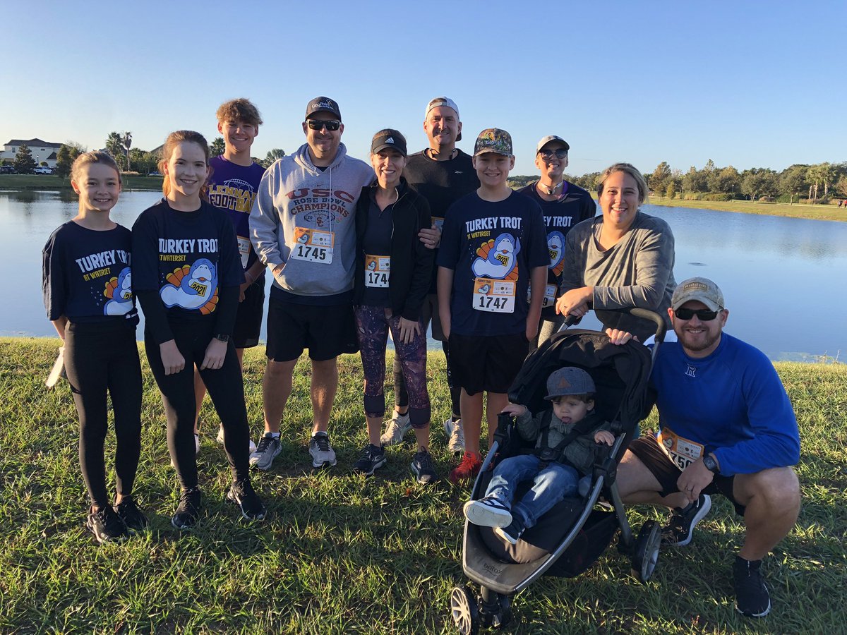 GeoPointSurvey's tweet photo. Huffin’ for the stuffin’! 🦃 Happy to join @RIPAAssociates and @PulteHomes as sponsors of the @WatersetFL Turkey Trot 5K! 🏃‍♀️🙌🏻 #crewculture #turkeytrot #time2eat https://t.co/FvUQ0oEYDY