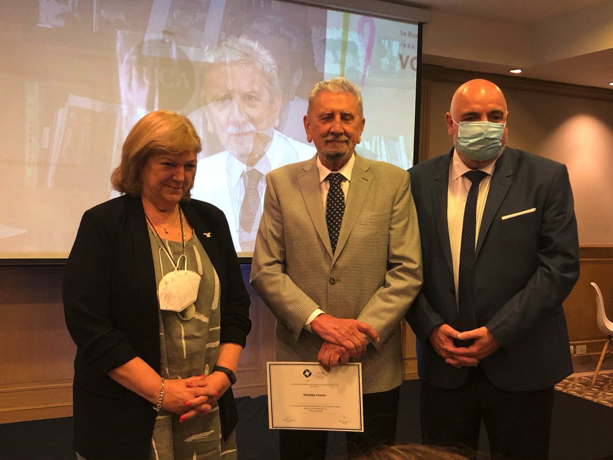 EN VIVO | #FESS2021 Premio para Reinaldo Chacón Director Médico y Jefe del Servicio del Departamento de Oncología Clínica del Instituto Alexander Fleming <a href="/IAF_Fleming/">Instituto Alexander Fleming</a>