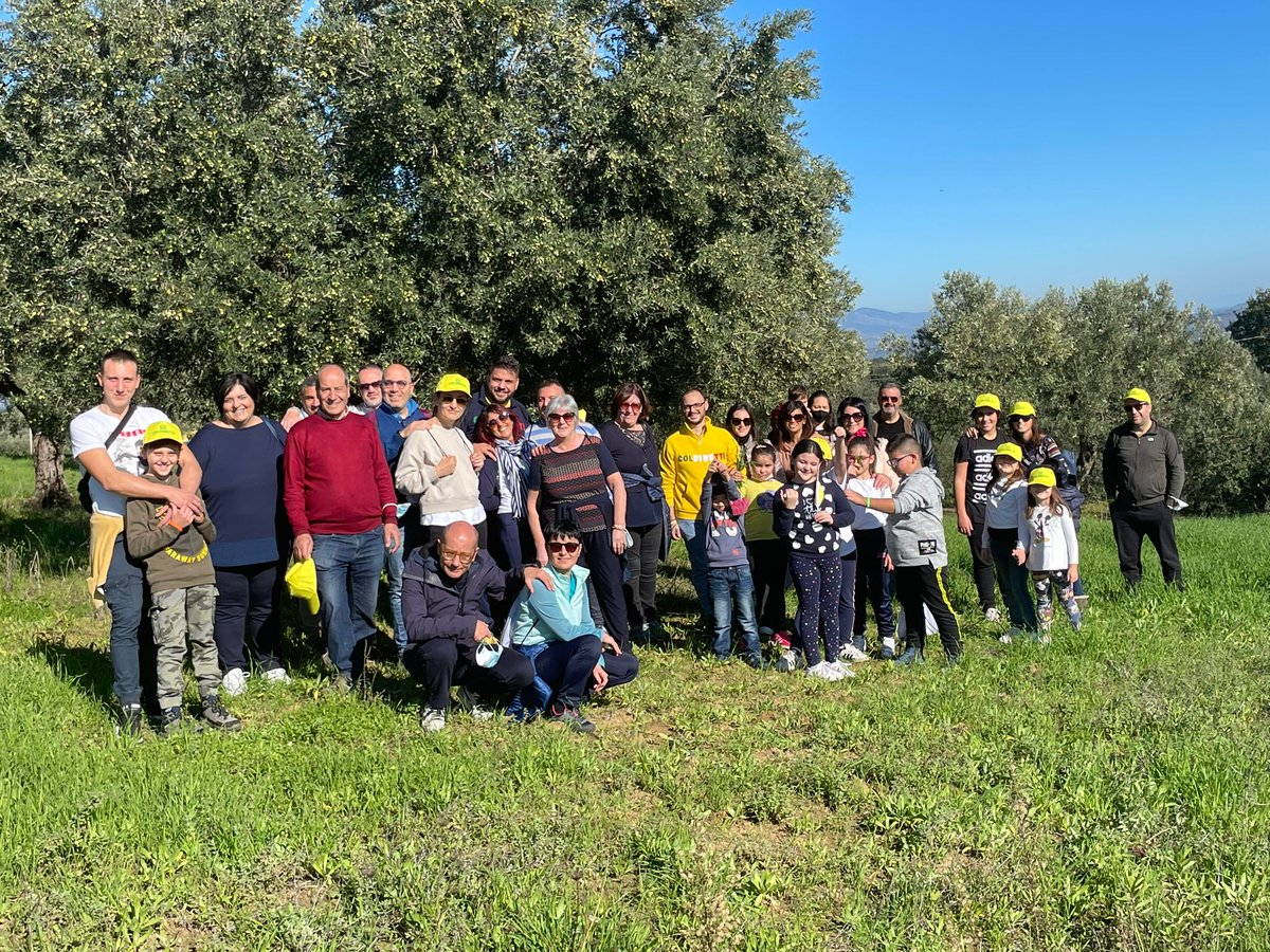 CittaOlio's tweet photo. Una giornata indimenticabile ricca di profumi legati all'olio a Tarsia in occasione della Camminata tra gli olivi.

#CittàDellOlio #Tarsia #CamminataTraGliOlivi https://t.co/fVK9NBae0C