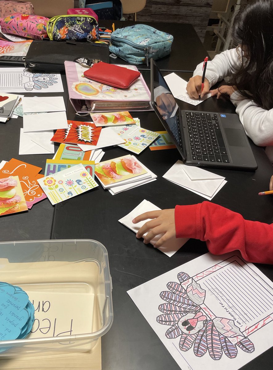 FCPSBeaucage's tweet photo. Happy Thanksgiving everyone! Yesterday our EL English class took time to write what they are thankful for. Then I challenged them to write thank you notes directly to those people. As you can see, they got really into it. ❤️🦃 https://t.co/RS5wvK3ZQa