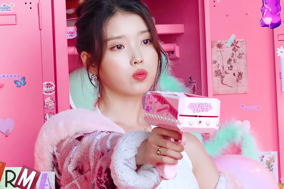 jieun_thailand's tweet photo. ก่อนนอนคืนนี้มารีทวิตนี้หรือทวีตติดแฮชแท็ก #MAMAVOTE และตามด้วย #iu เพื่อโหวตให้ไอยูกันนะคะ🤍

โหวตในทวิตเสร็จแล้วอย่าลืมไปโหวตในเว็บไซต์และ Apple Music กันนะคะ🔫 https://t.co/u9gpMV2HYj