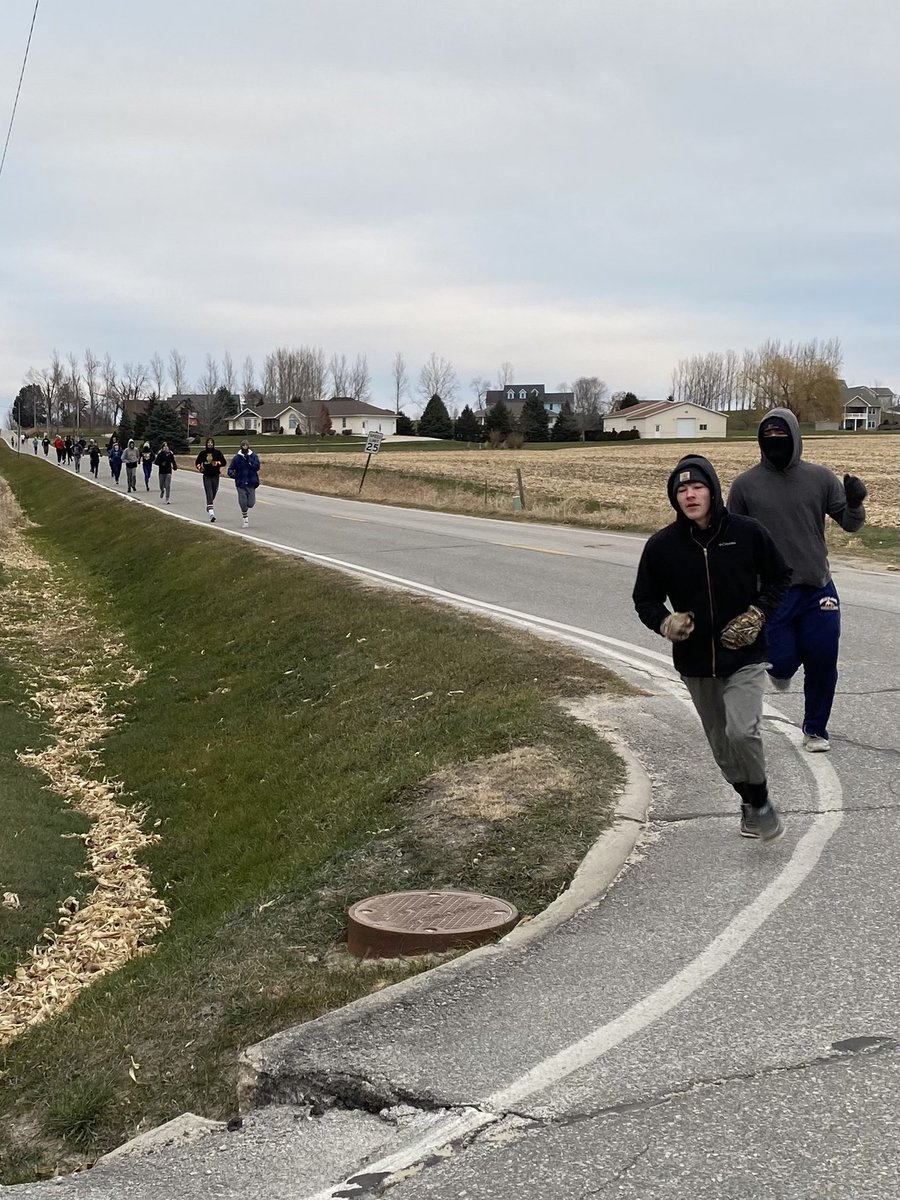 Turkey Trot 2021. Happy Thanksgiving from the BP wrestling family to yours! This team was THANKFUL to be up and running in 18 degree weather with 20 mph wind gusts. We got tougher this morning!