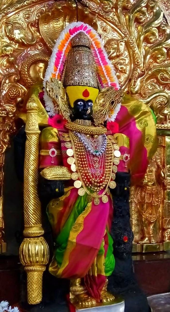 SunainVyas's tweet photo. पता नहीं क्या जादू है माँ के पैरों में ।। 
जितना झुकते है , उतना ही ऊपर उठ जाते है..।
मातृमय रात्रि 🌸🌸 https://t.co/WNKlhdwc1H