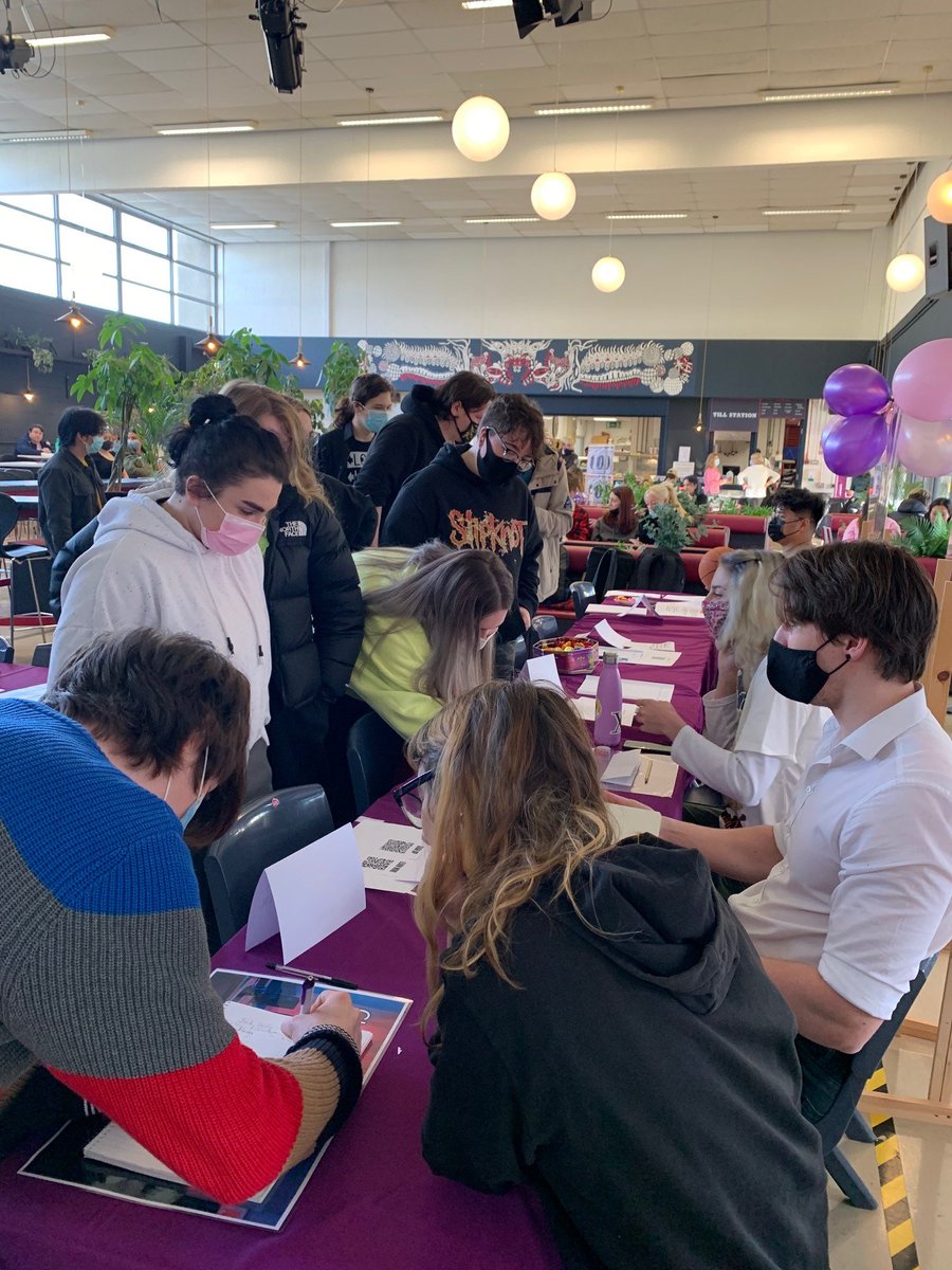 BrayInstituteFE's tweet photo. BIFE students from the Clubs & Societies stalls this morning at Freshers Day..
#clubs #freshersday #societiesfair #plc #furthereducation #bifecourses https://t.co/sDn9PUXiIO