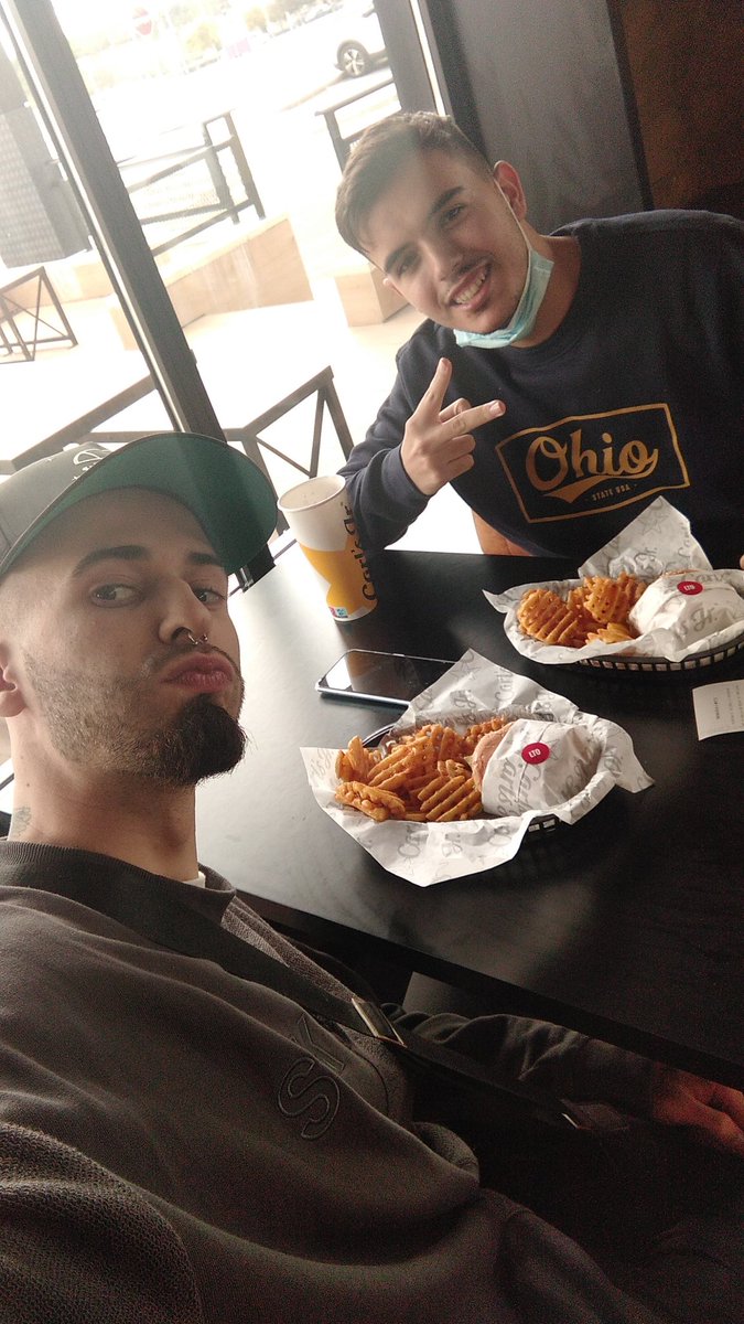 AdolfitoPacheco's tweet photo. el duo galactico🤯 @JLion01x https://t.co/BgW7yjdkfn