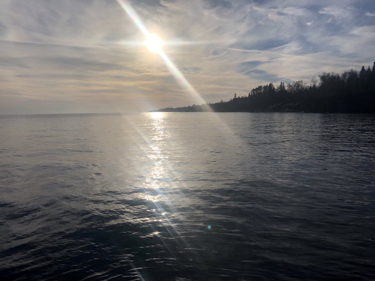 kevinsinton's tweet photo. Beautiful calm day on Lake Superior #lakesuperior #MNfall https://t.co/yVMmGThDu7