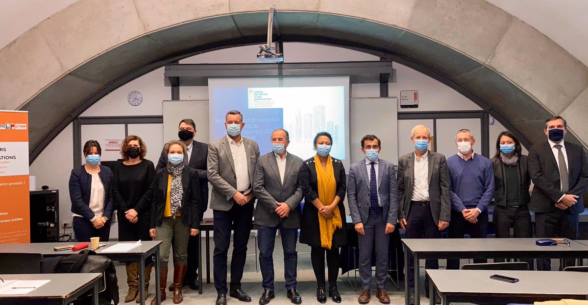 ENSALyon's tweet photo. Les acteurs du monde académique, des collectivités et des milieux professionnels sont réunis autour du #campus des métiers #CMQ #urbanisme et construction pour renforcer formation et #insertionpro avec le dispositif #FormLab #PIA3 #teamarchi 
➡️ https://t.co/8zwCGIMa0F https://t.co/3CW7AL0Pp3