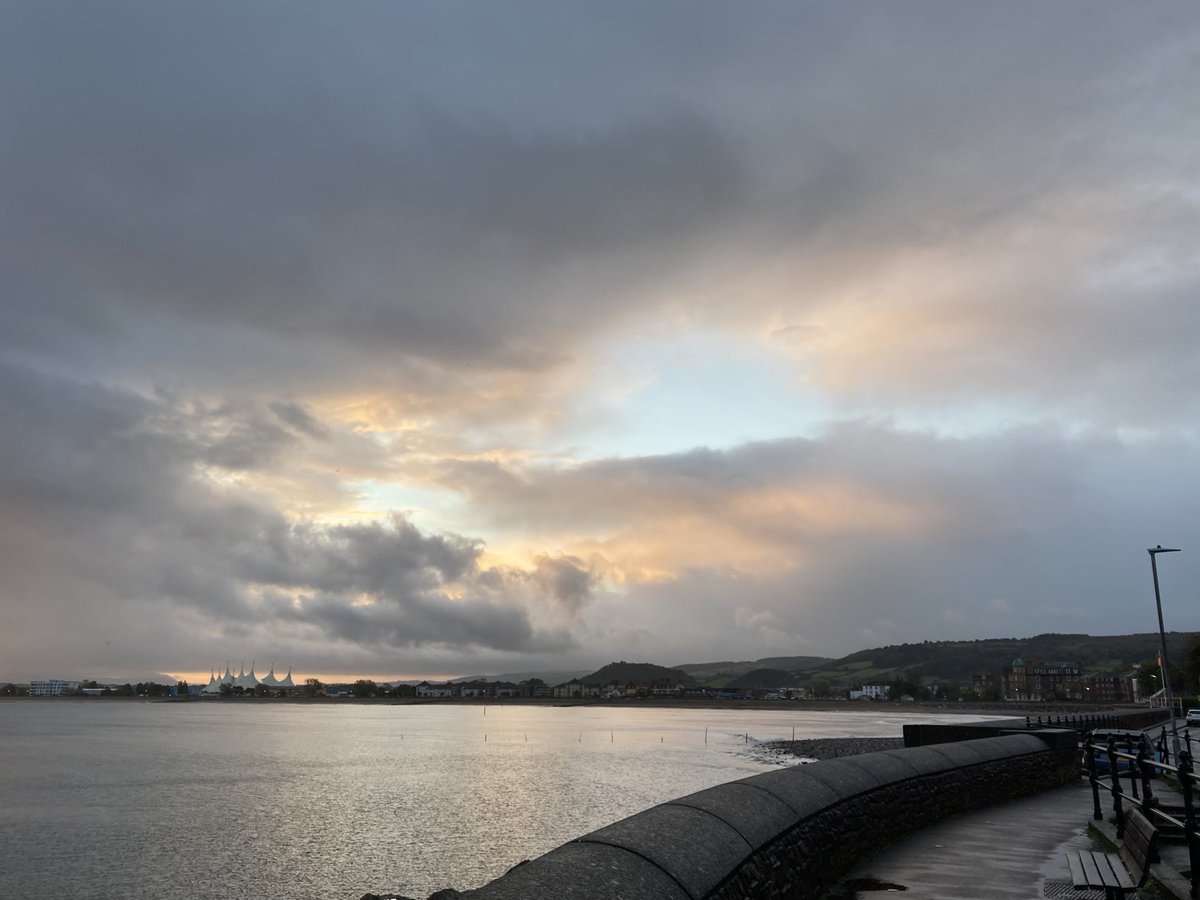 Sunrise of the Avonmouth estuary.