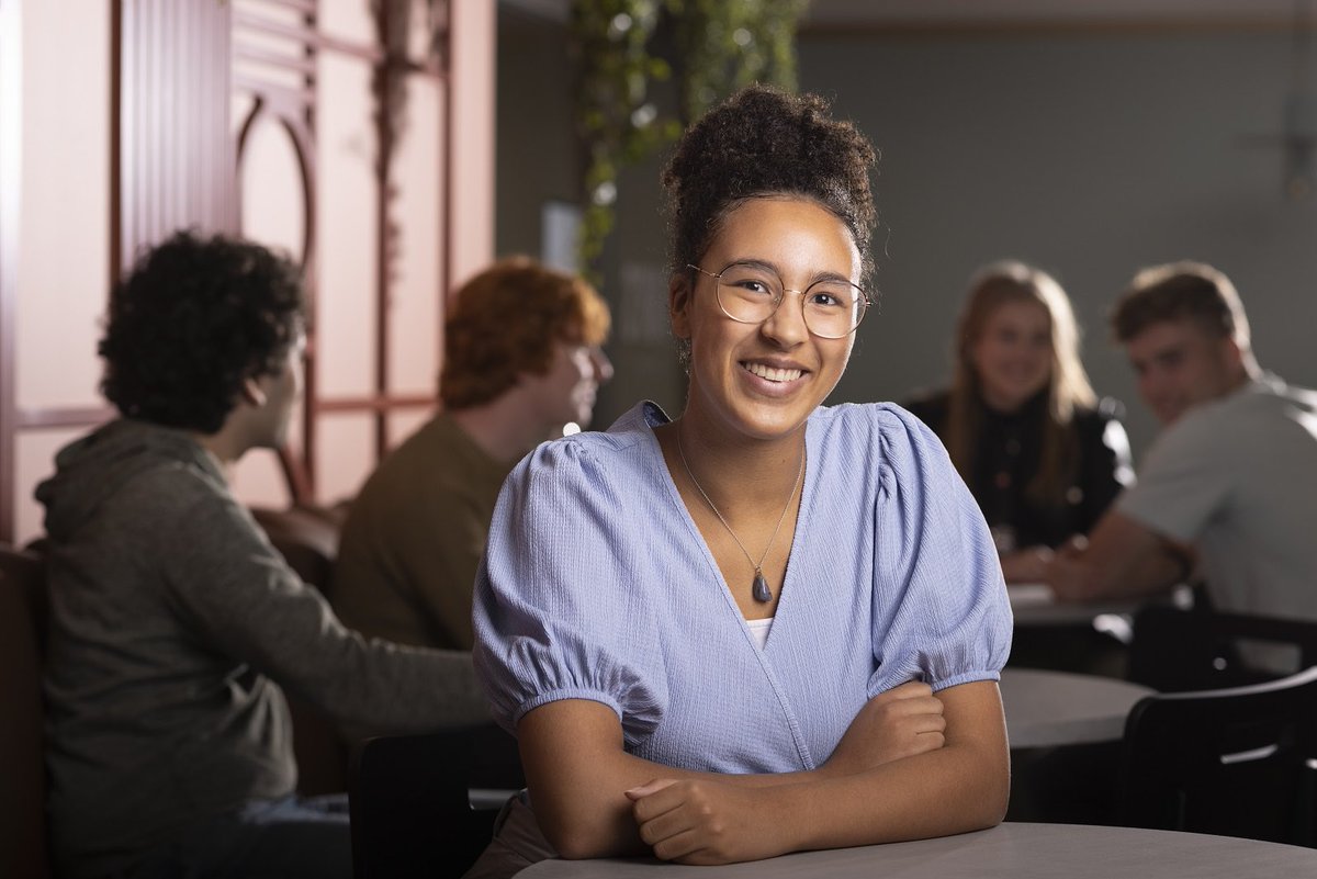 Ga jij binnenkort een mbo-opleiding kiezen? Dan kan je soms verdwaald raken in alle informatie die op je afkomt. Wij gaan je helpen 👉 de 7 tips voor jou op een rij via de link: linktr.ee/rocvantwente  #rocvt #wiewiljijworden #rocvanjou #ditismbo #mbo #studiekeuze