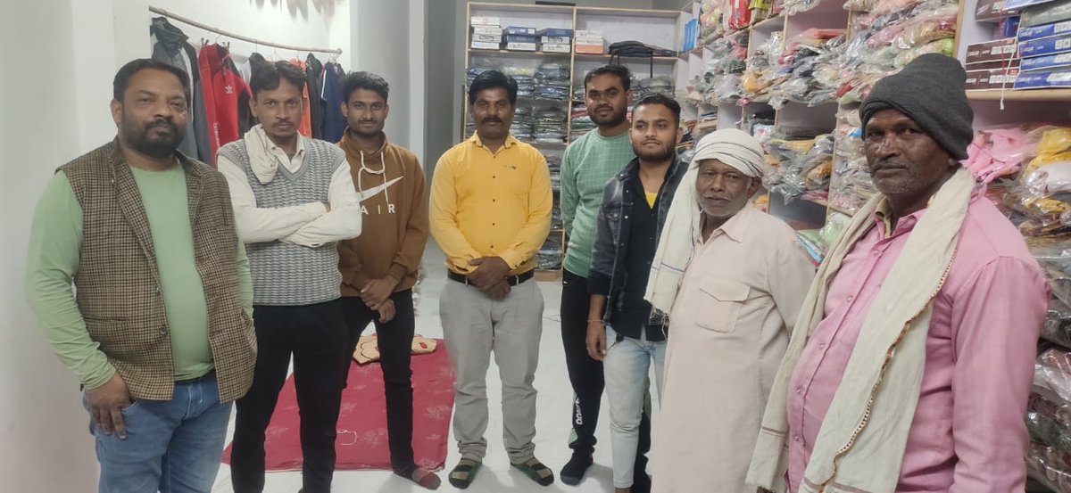 MPARMYCHIEF's tweet image. #ओबीसी_अधिकार आंदोलन 29/11/2021जबलपुर चलो आंदोलन के लिए विभिन्न ग्राम में जन सम्पर्क किया कटनी जिले से उम्मीद से ज्यादा लोग निकलेगे अपने अधिकार की लड़ाई लड़ने के लिए ।।
@Profdilipmandal @NationalDastak @OBCARMYCHIEF @AdDharmendra_