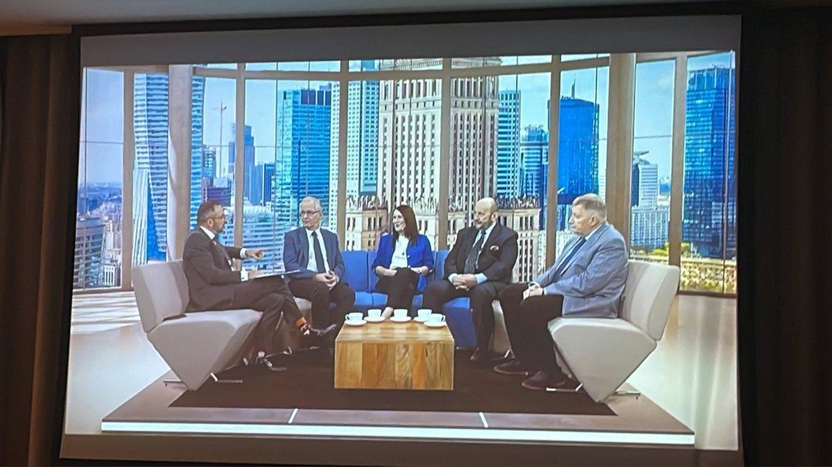 Profesor Krzakowski podczas #konferencjaPTFe o konieczności utrzymania dynamicznego charakteru list leków o wysokim poziomie innowacyjności oraz wysokiej wartości klinicznej w ramach #funduszmedyczny <a href="/towarzystwoPTFe/">Polskie Towarzystwo Farmakoekonomiczne</a> <a href="/aotmit/">Agencja Oceny Technologii Medycznych i Taryfikacji</a> <a href="/MZ_GOV_PL/">Ministerstwo Zdrowia</a>