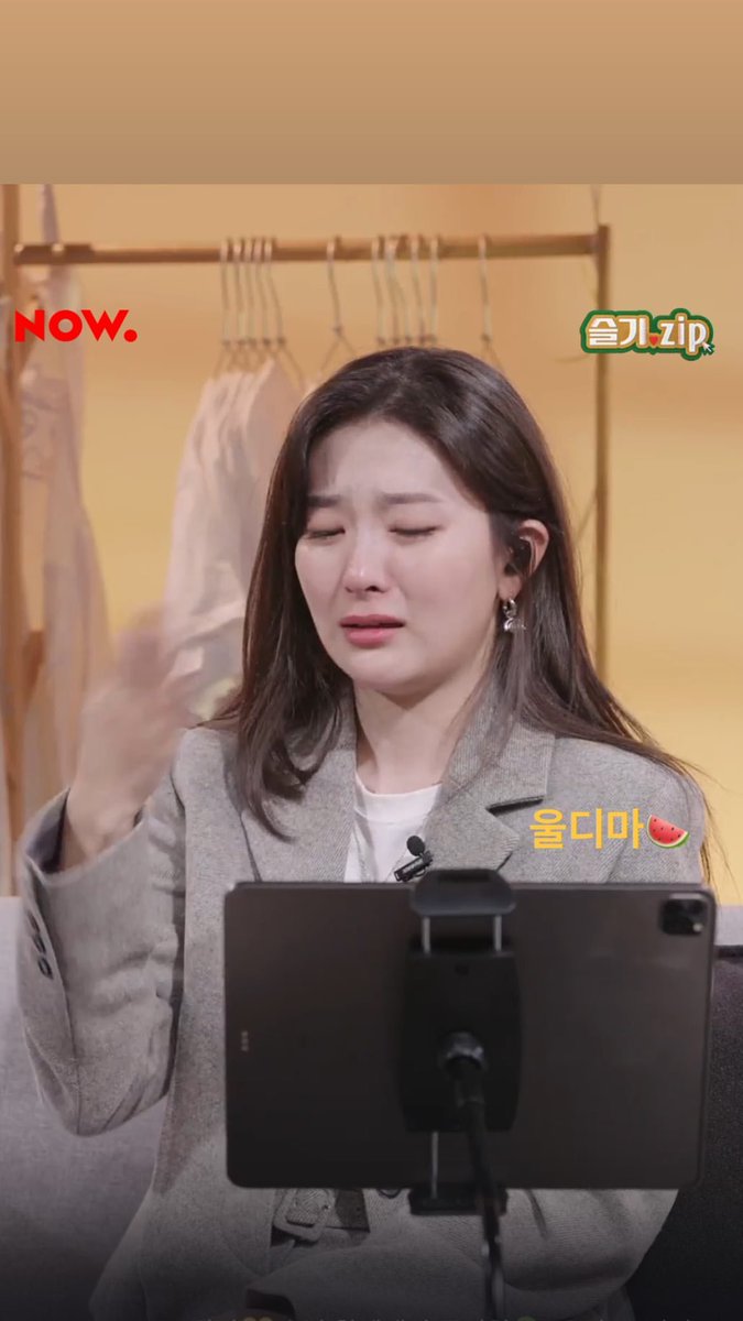 KSGUpdates's tweet photo. 211125 Wendy IG Story

"Don't cry 🍉"
"🍉🍉🍉"

#슬기 #SEULGI @RVsmtown https://t.co/gh83PT27UJ