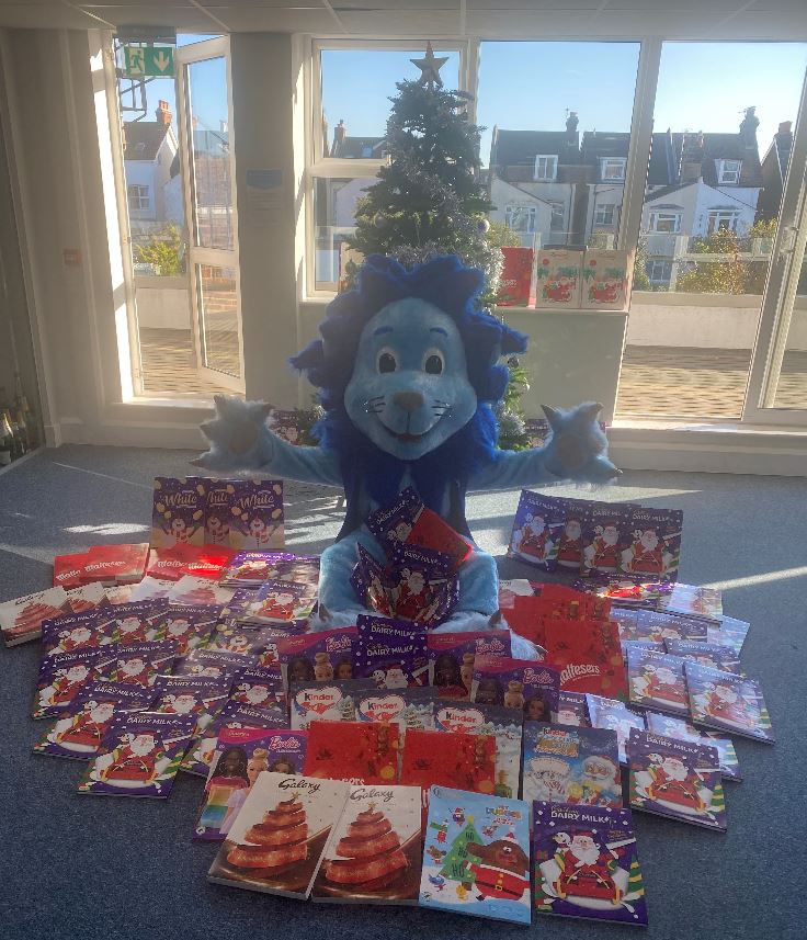 TheShoreGroup's tweet photo. Christmas has come early at The Shore Group!

Today we delivered all of the advent calendars we had collected to @Rockinghorse67 charity in Brighton. 

#TheShoreGroup #TheShoreDifference #Rockinghorse #Charity #Donation #Brighton https://t.co/0ZuI9PvlzD