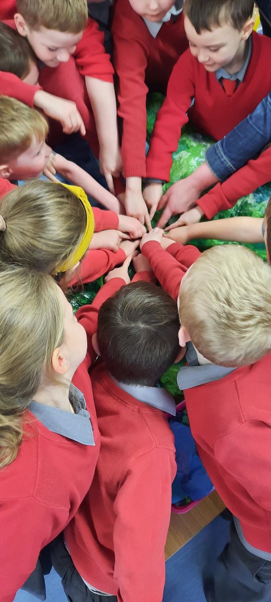 Scoil Íosagáin Buncrana tweet media