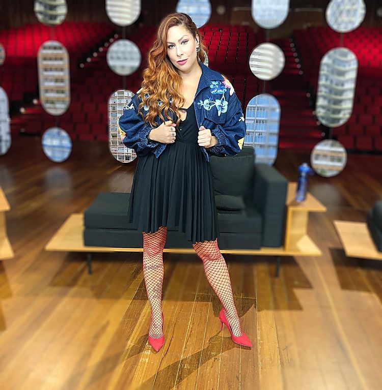queenpitty__'s tweet photo. 📸 Look usado pela #Pitty para apresentar o programa #SaiaJustaNoGNT de ontem. 24/11/21
#looksdapitty #queenpitty https://t.co/yEHekXEJze