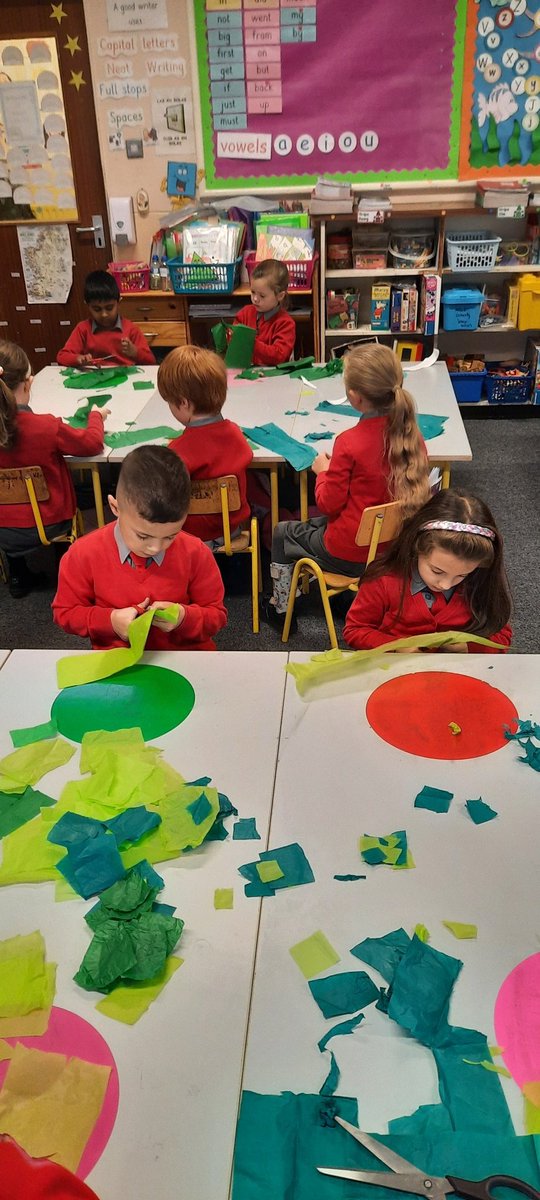 Scoil Íosagáin Buncrana tweet media