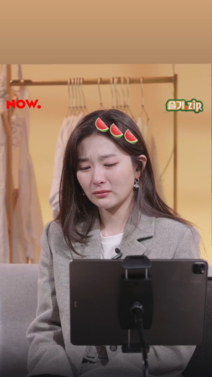 KSGUpdates's tweet photo. 211125 Wendy IG Story

"Don't cry 🍉"
"🍉🍉🍉"

#슬기 #SEULGI @RVsmtown https://t.co/gh83PT27UJ