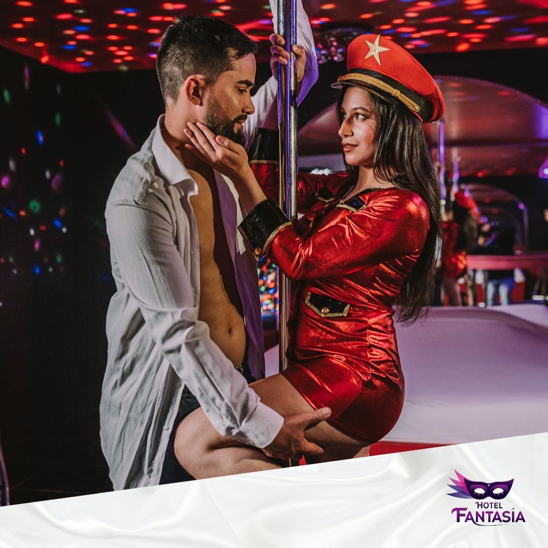 hotelfantasials's tweet photo. ¿Nos vamos a la suite Placer Night Club? 🥵🔥

Envía #Fantasía al WhatsApp +569 5423 5352 y participarás de concursos y descuentos 📲

Atendemos TODOS LOS DÍAS 24 HORAS
Con todos los protocolos COVID ✔️ https://t.co/5lesavJu8m