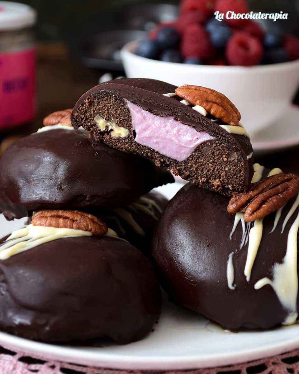 ⭐🍫Nueva receta‼️DONUTS BOMBA, RELLENOS CON CREMA DE FRUTOS DEL BOSQUE (son KETO, SIN GLUTEN Y SIN AZÚCARES REFINADOS)🤤🤤🤤 para que los disfrutéis sin remordimientos... 

Os esperamos a la hora de la merienda 

¿Quién se apunta?🙋🏼‍♀️🙋🏼‍♀️

La receta... ⬇️
lachocolaterapia.blogspot.com/2021/05/donuts…