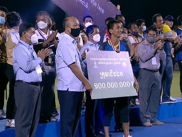 ienzoduarte's tweet photo. ¡¡¡Visakha FC es el CAMPEÓN de Copa en Camboya 🇰🇭!!!

FINAL
▶️ Visakha  2:2 [5:4pp] Svay Rieng

Venció por penales y consiguió su 2° título y además de forma consecutiva (2020, 2021)

Premio: 100,000,000 Riels (aprox. US$24,600)

#HunSenCup

📷 Capturas: BTV Cambodia (Facebook) https://t.co/W48g1qiQvg