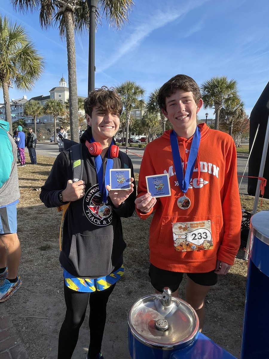 GcsRunning's tweet photo. Earning those extra plates of food today!  #BelmontTurkeyDay5K with Henry, Jackson and Cole. 

Garrison took on the #MyrtleBeachTurkeyTrot 

#WillRunForFood https://t.co/2pc81RPMUr
