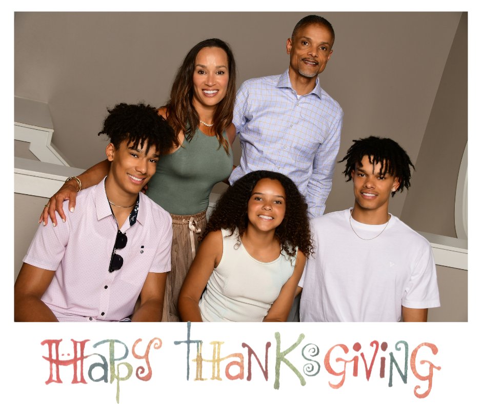 amara4cr's tweet photo. Happy Thanksgiving from my family to yours. This year we’re so thankful for our amazing community and all of the amazing people who live in it! https://t.co/tTlQesk3WW