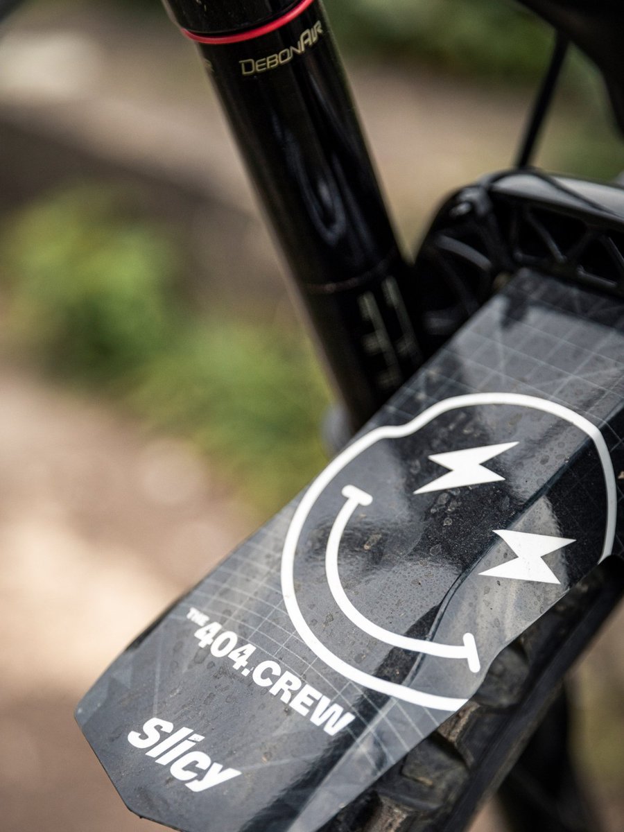 FOCUSBikes's tweet photo. THE FOCUS JAM
This customised version is ready to shred the trails with Thomas Lapeyrie 🔥

📸 Manuel Sulzer

#bike #mountainbike #mtblife #mtb #rideyourbike #mountainbikelifestyle #mtbgram #rideordie #cyclingadventures #fromwhereiride #stuttgart #allmtb #surfingtrails https://t.co/P8RUSTccUo