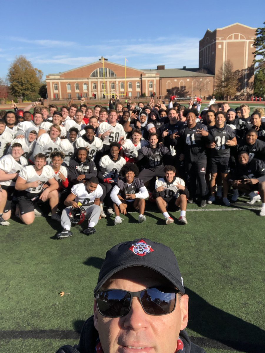 Scott_AbellFB's tweet photo. Starting Thanksgiving Practice with team selfie #WE https://t.co/iHwoQtC9An