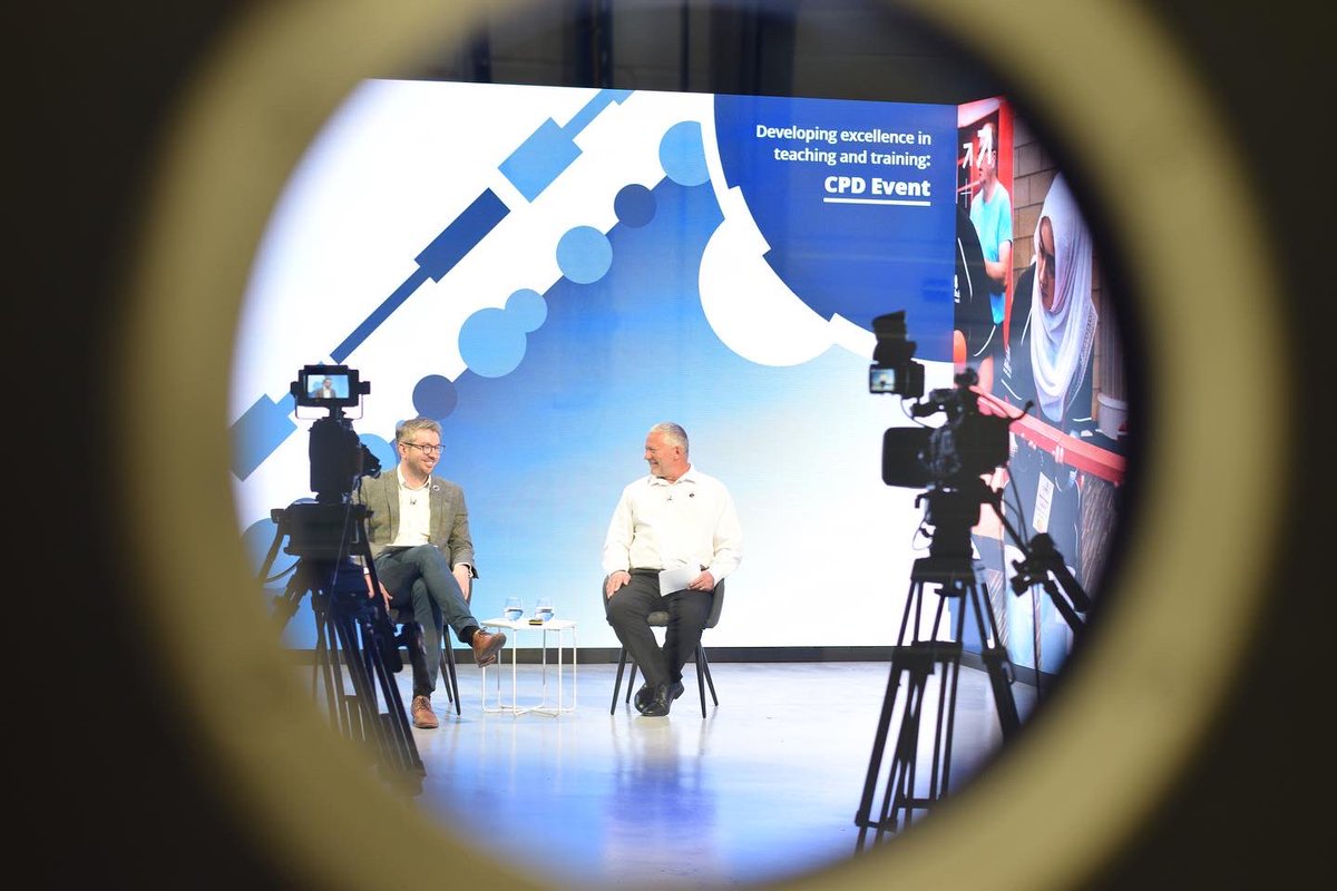 B30_Studios's tweet photo. 🎥Things we love to see 🎥 Behind the scenes at @B30_Studios! 

There have been 8️⃣0️⃣ presenters this week - that’s one busy week 👩🏼‍💻🧑🏻‍💻🧑🏽‍💻🧑🏻‍💻

#WSUK #Mode13 #ModeThirteen #virtual #stream #shoot #record #eventprofs https://t.co/h1pqsTi9FE