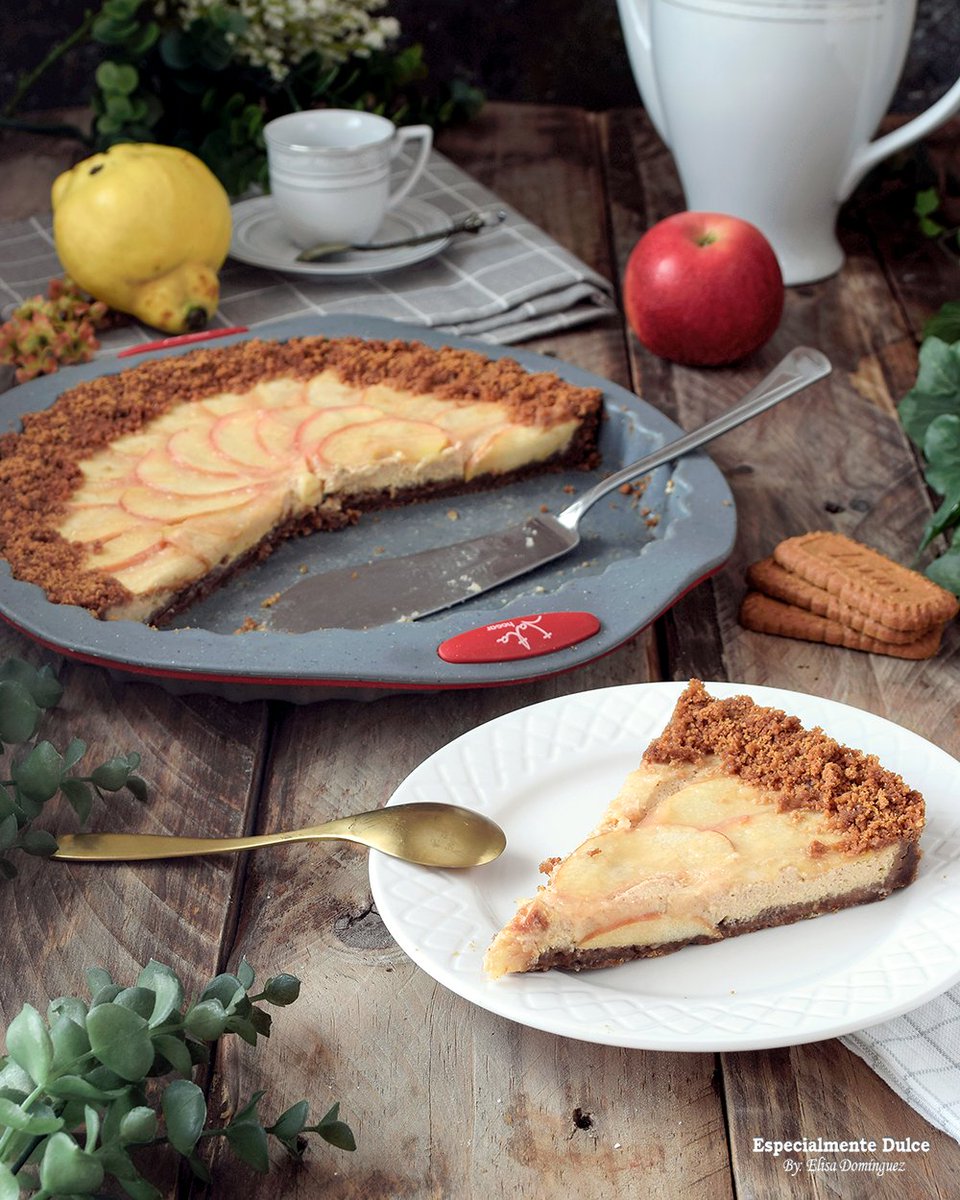 🙋🏼‍♀️¡Hola! Vuelvo con una nueva receta‼️

Esta TARTA DE MANZANA, MEMBRILLO Y GALLETAS LOTUS no ha quedado exactamente como yo pensaba... (aunque no quedaron ni las migas y mira que tenía 🤣)

Receta con fotos paso a paso ⬇️
especialmentedulceblog.blogspot.com/2021/11/tarta-…