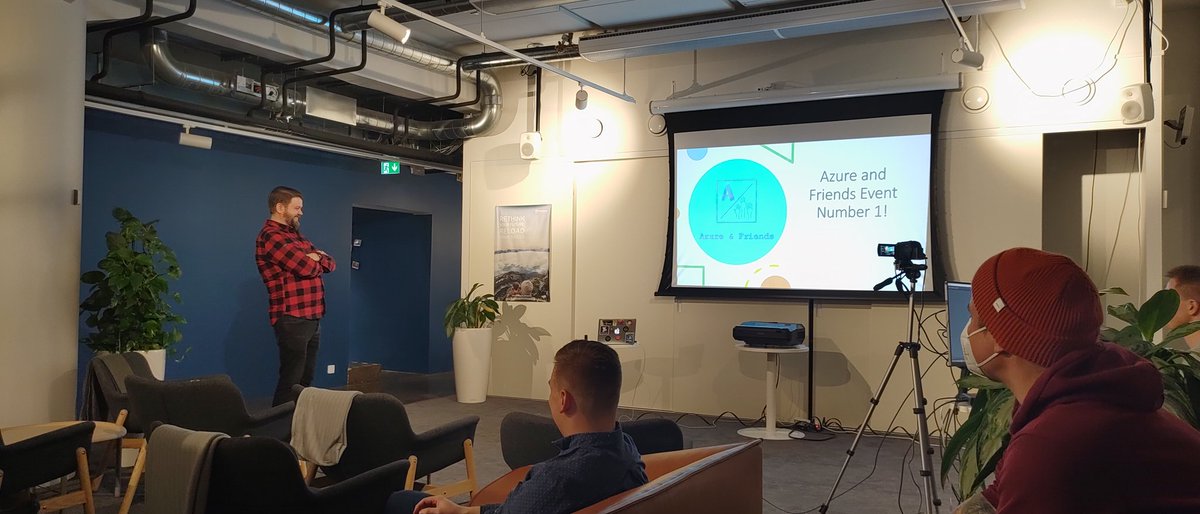 The first #AzureAndFriends event is live! 🤩
Join us on the stream:
youtu.be/rLtpKBEeryw