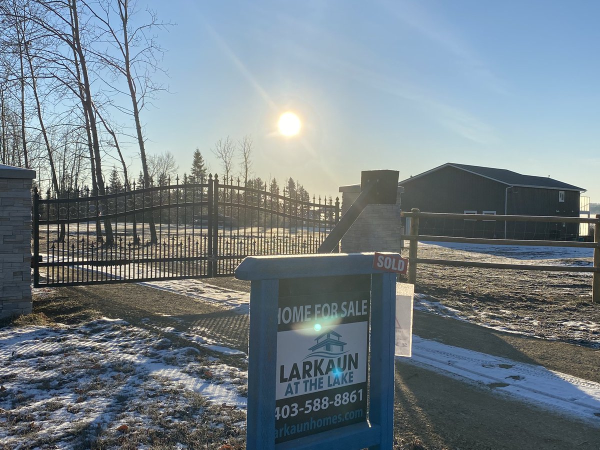 LarkaunHomes's tweet photo. Our team is putting the finishing touches on another amazing lake project. Thank you to our clients. We love this Shouse project. #larkaunatthelake https://t.co/ssqbi74LQT